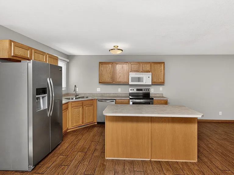 760 SE Carefree Ln — Photo 10