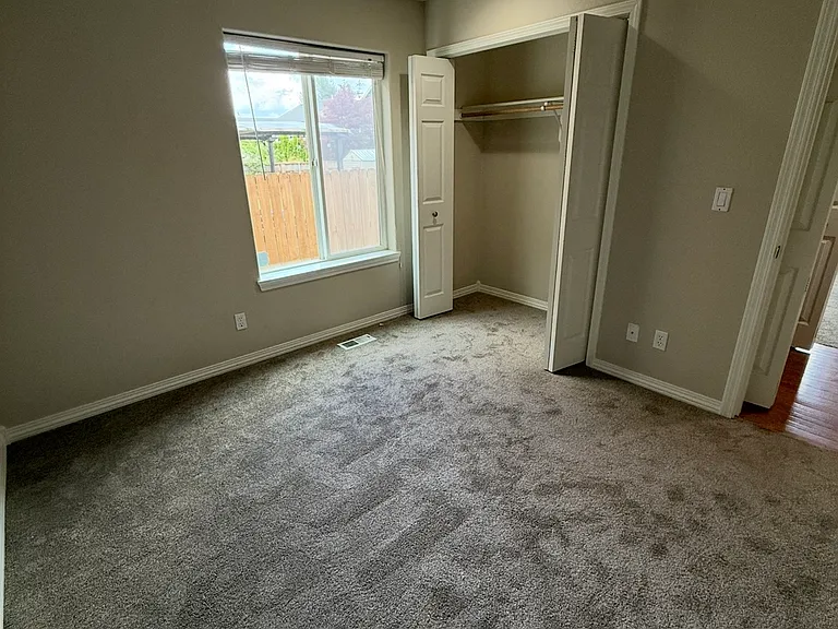 13722 SE Gannon Dr — Photo 16
