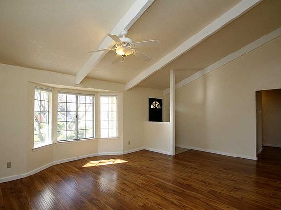 3rd image of 7628 N Woodrow Ave