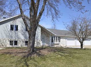 2511 Garden Park Ter, Green Bay, WI 54311