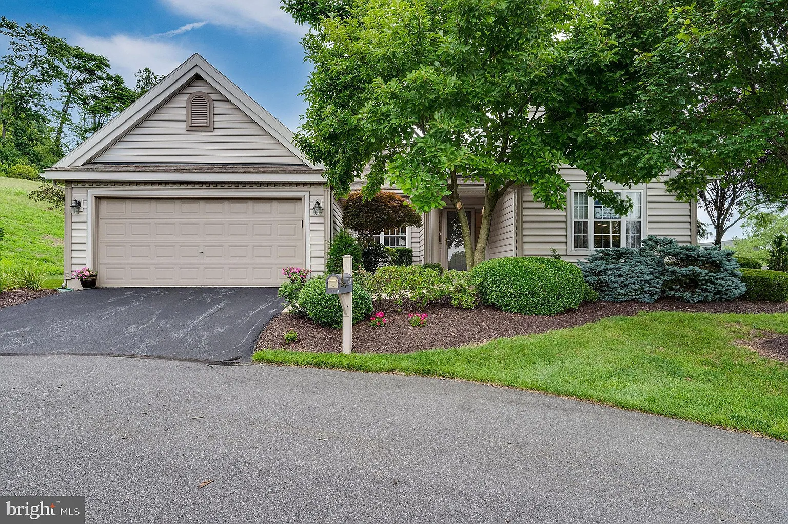 318 Charleston Ln photo 1