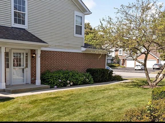2nd image of 275 Ashbury Ln W