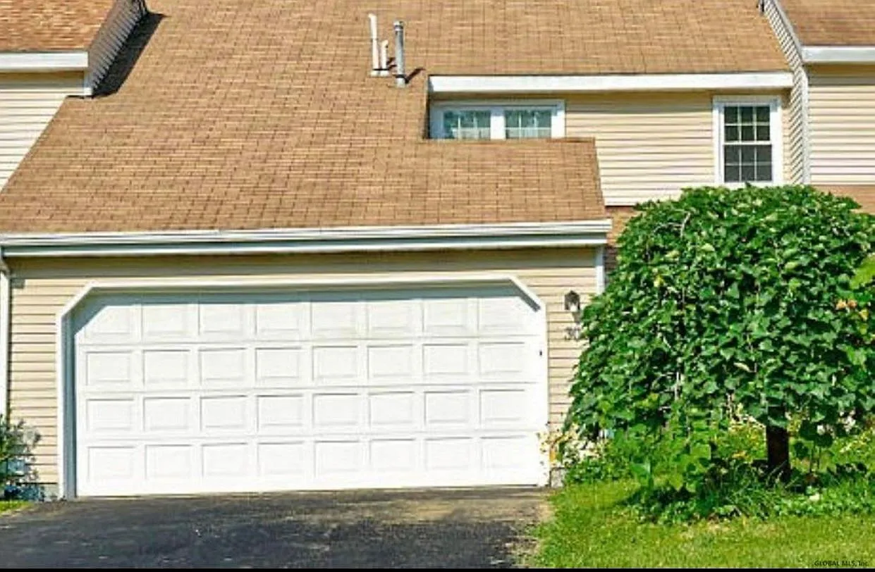 30 Grant Hill Ct — Photo 2
