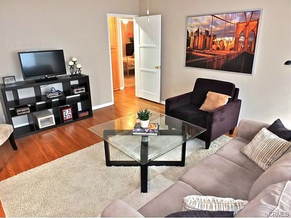 2nd image of 4553 Ladoga Ave