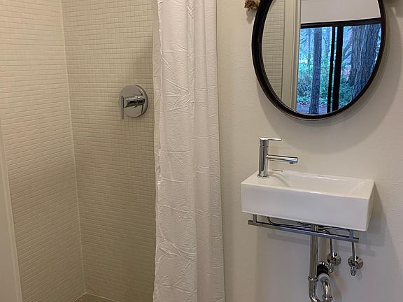 5th image of 201 Madrona Way NE #3