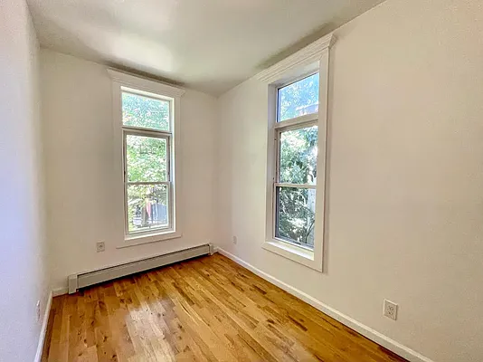 Rented by Parlor Real Estate Corp | media 20