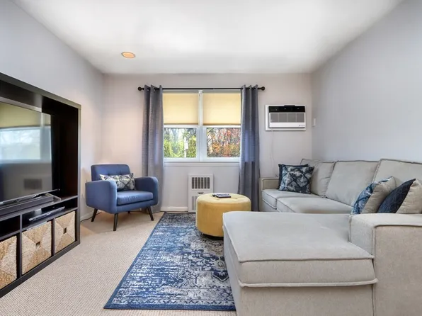 241 Main St APT C12, Reading, MA 01867