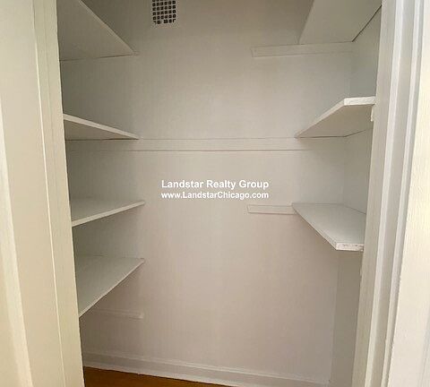 4th image of 1542 W Albion Ave #3W