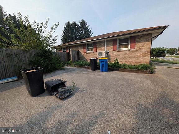 2nd image of 301 High St