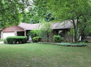 12204 N Woodland Acres Dr, Syracuse, IN