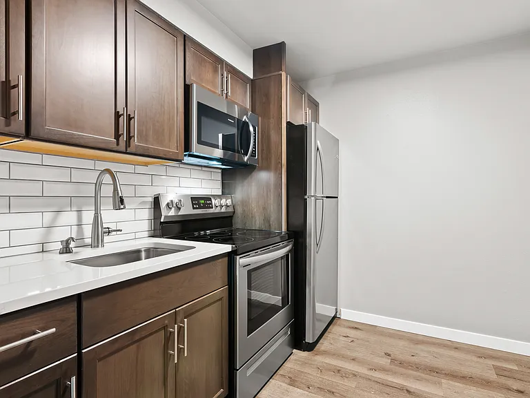 WhiteRock Apartments — Photo 41