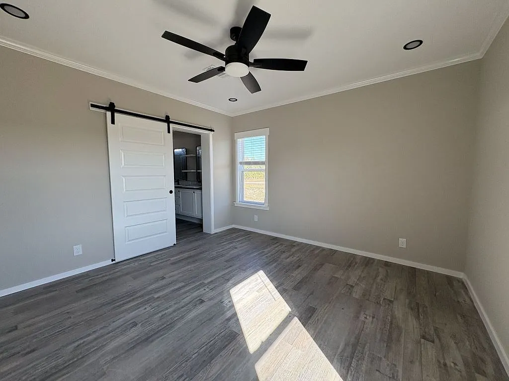 3 bed, 2.0 bath, 1460 sqft, $1,599 — Photo 4