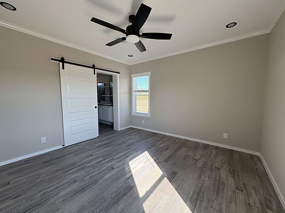 4th image of 1010 Davy Jones Dr #1028