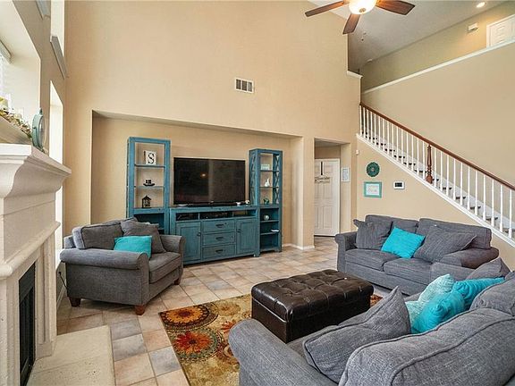3rd image of 8321 Summer Park Dr