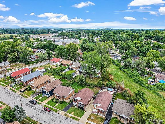 4th image of 8133 Toddy Ave