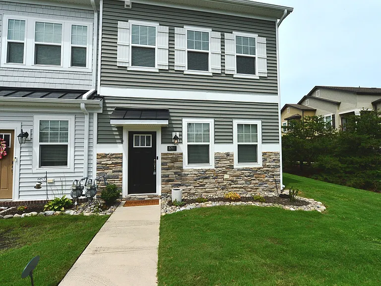 1701 Pasture Pl — Photo 2