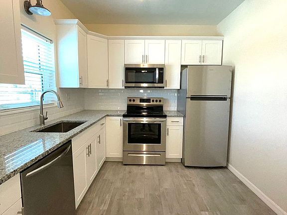 4th image of 1205 Seaway Dr APT 4