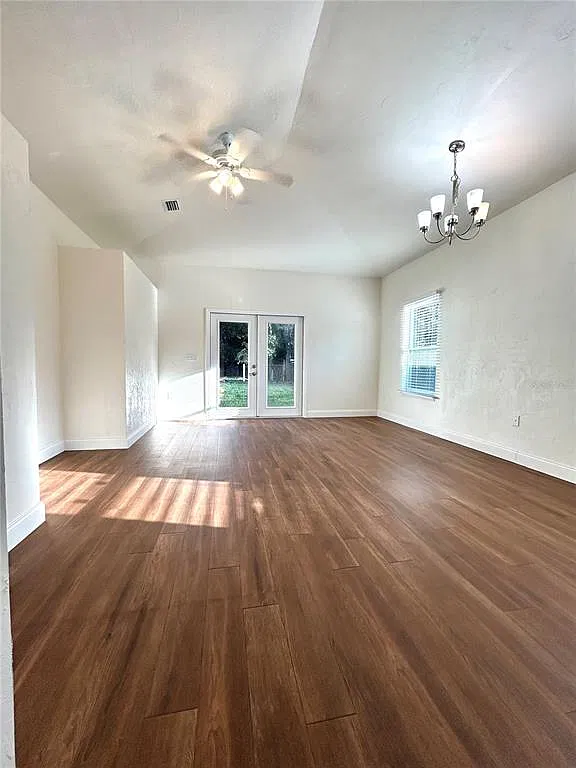 3 bed, 2.0 bath, 1194 sqft, $2,000 — Photo 3