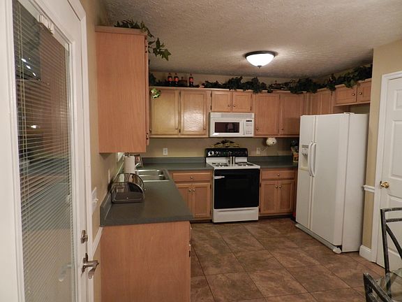 5th image of 104 Magnolia Dr