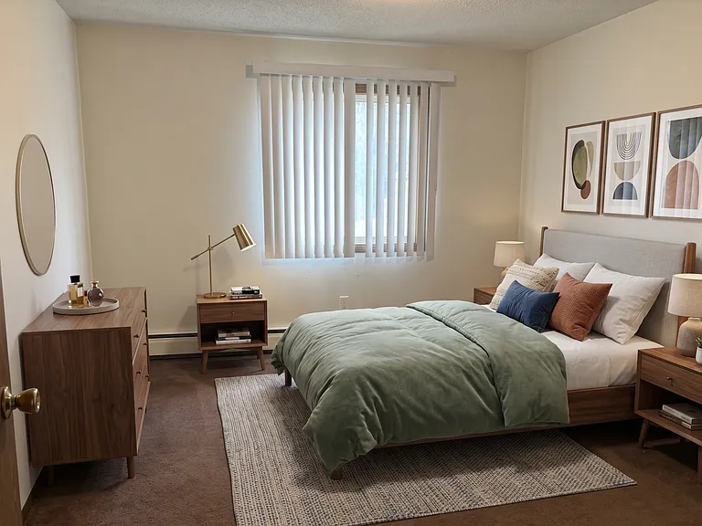 1140 Flammang Dr — Photo 2