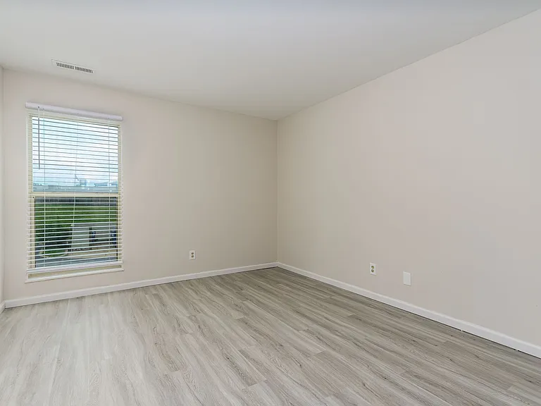 Southfield Apartments — Photo 6