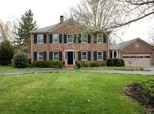 505 Club Ln, Rolling Fields, KY 40207