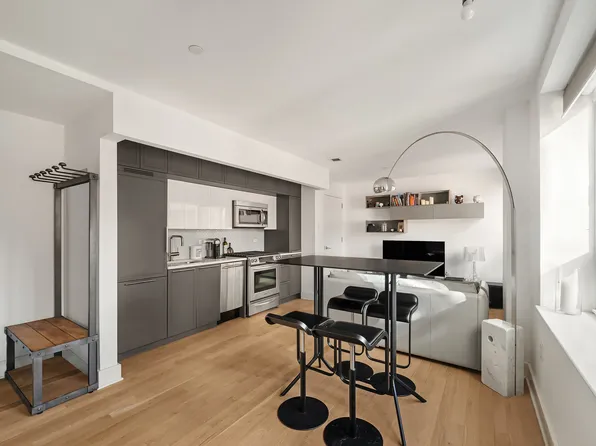 432 West 52nd Street image 3 of 8