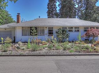 811 NE Clyde Pl, Grants Pass, OR