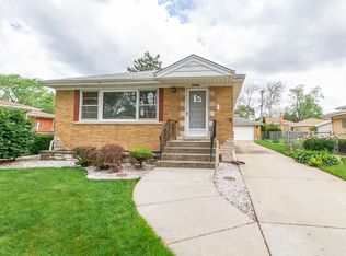 10550 Essex St, Westchester, IL
