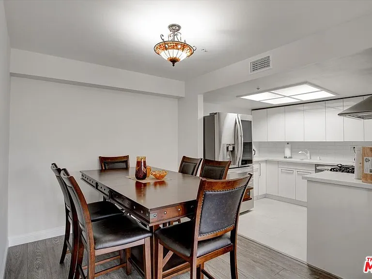 108 W Maple St #27 — Photo 4