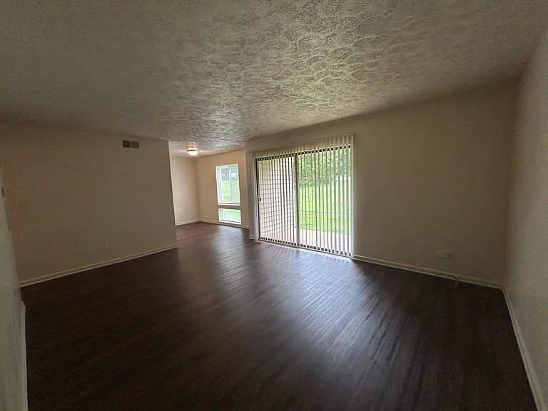 Huntingwood Apartments — Photo 42