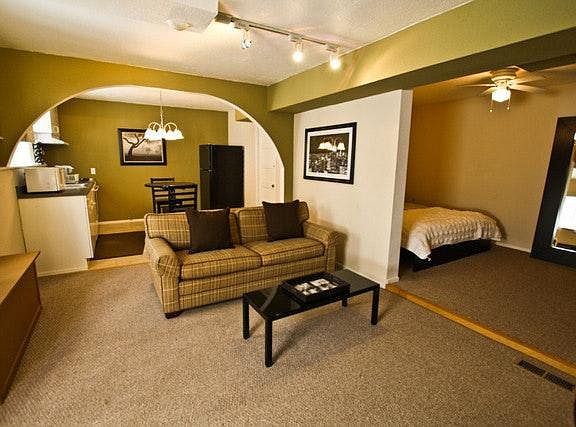 4th image of 44 Crescent Ave