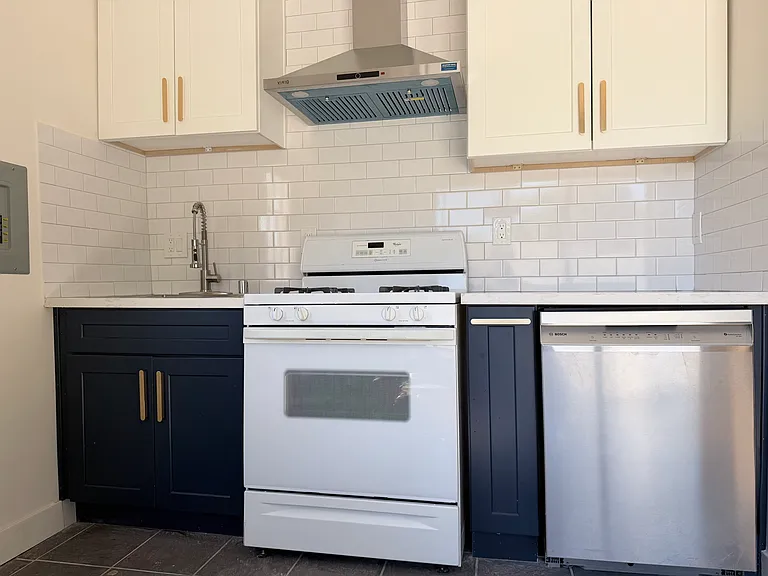328 N Encinitas Ave #A — Photo 6