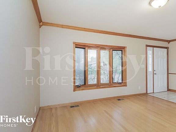 2nd image of 1846 Ashwood Ln