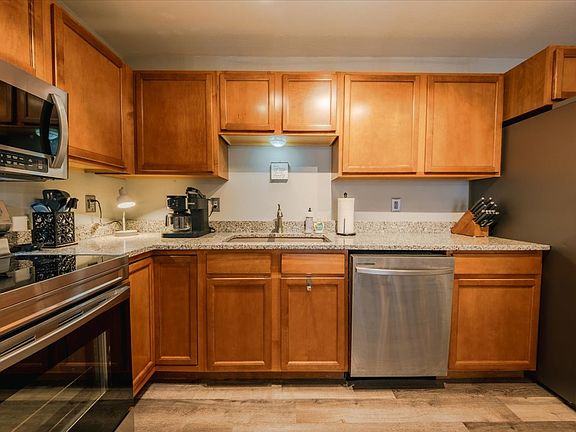 4th image of 24 Diane Rd APT C