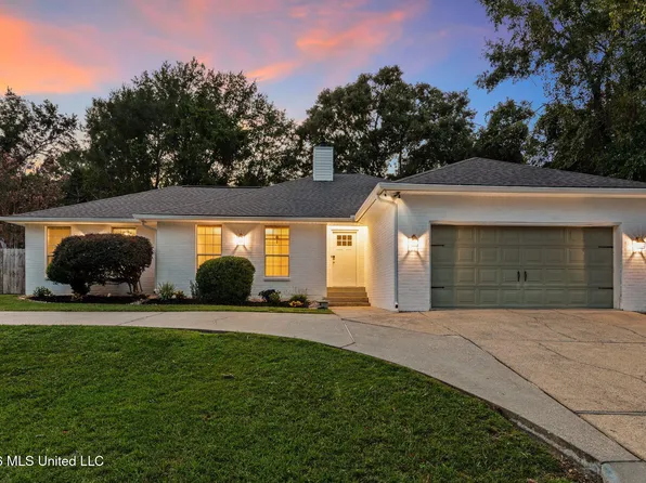 6682 Ahekolo Cir, Diamondhead, MS 39525