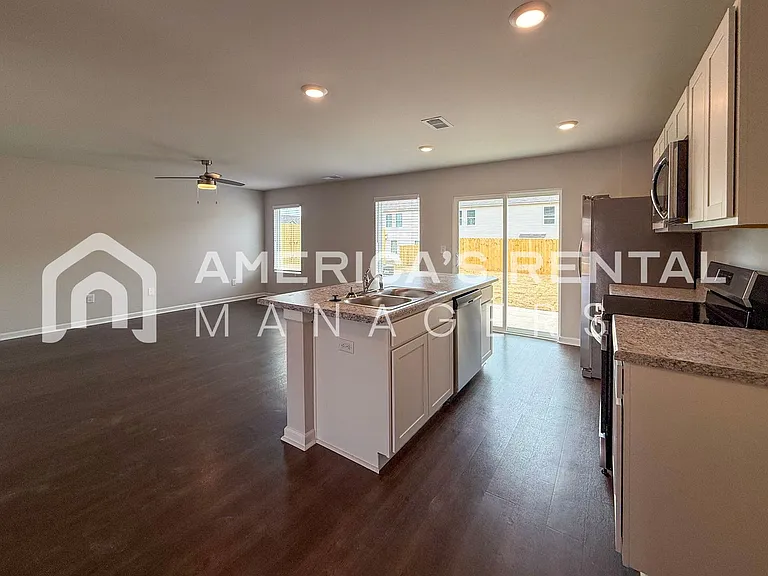 106 River Grass Dr — Photo 8