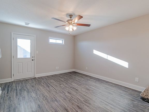 4th image of 1000-506 Henry Place Blvd