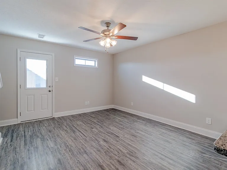 1000 Henry Place Blvd #101 — Photo 6