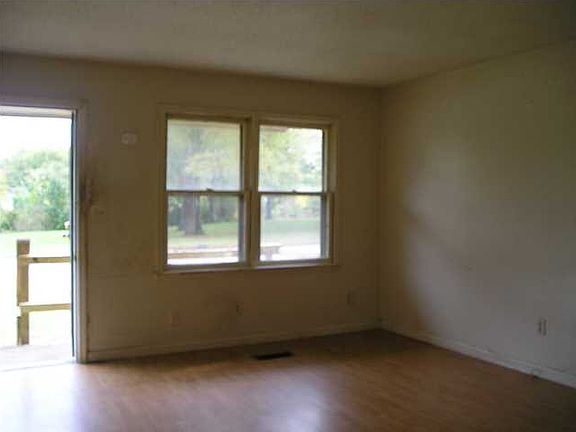 3rd image of 521 N Hawthorne St #A/b