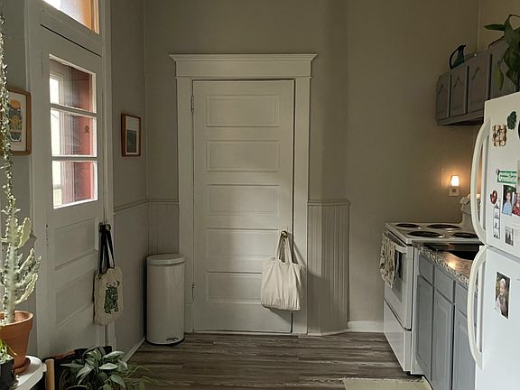 2nd image of 613 Greenfield Ave #1F