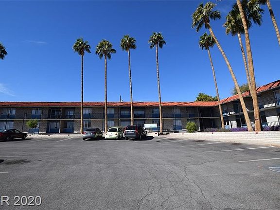 3rd image of 1011 N 4th St APT 2