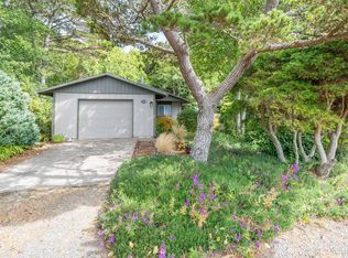 5540 Palisades Dr, Lincoln City, OR 97367