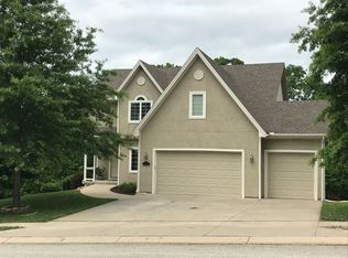 812 Meadowbrook Dr, Kearney, MO 64060
