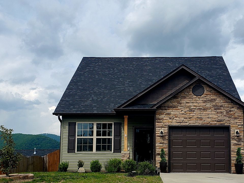 1st image of 526 Rosebud Orchid Way