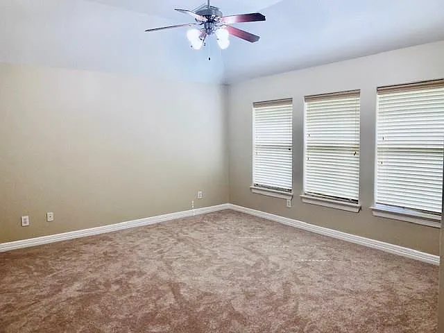 2811 Cresthollow Ln — Photo 10