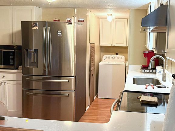 3rd image of 4905 Hunting Ridge Road NW