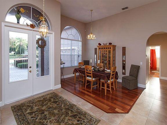 5th image of 1131 English Garden Ln