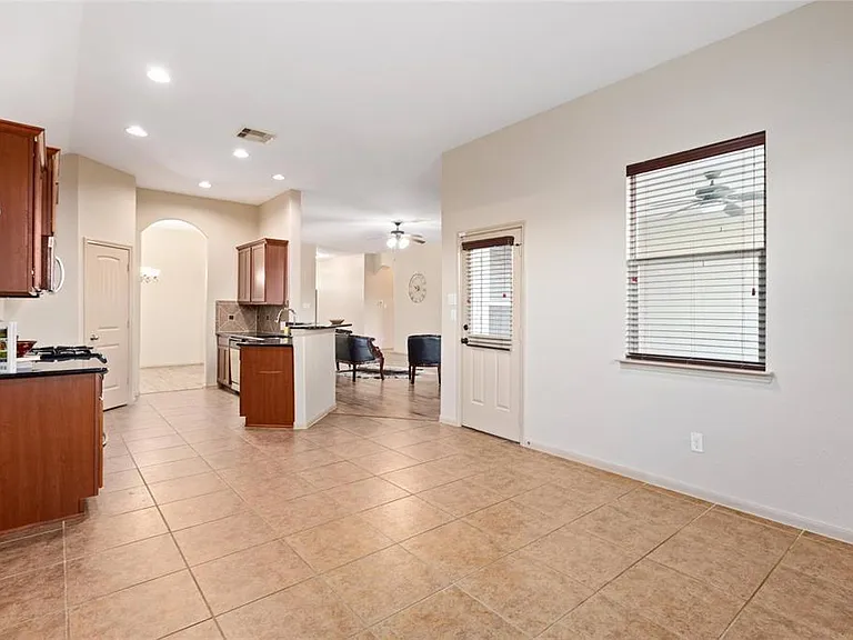 2886 Aurelia Ln — Photo 14