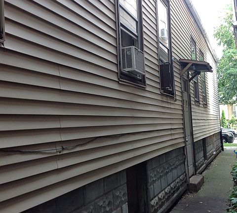 5th image of 2052 N La Crosse Ave
